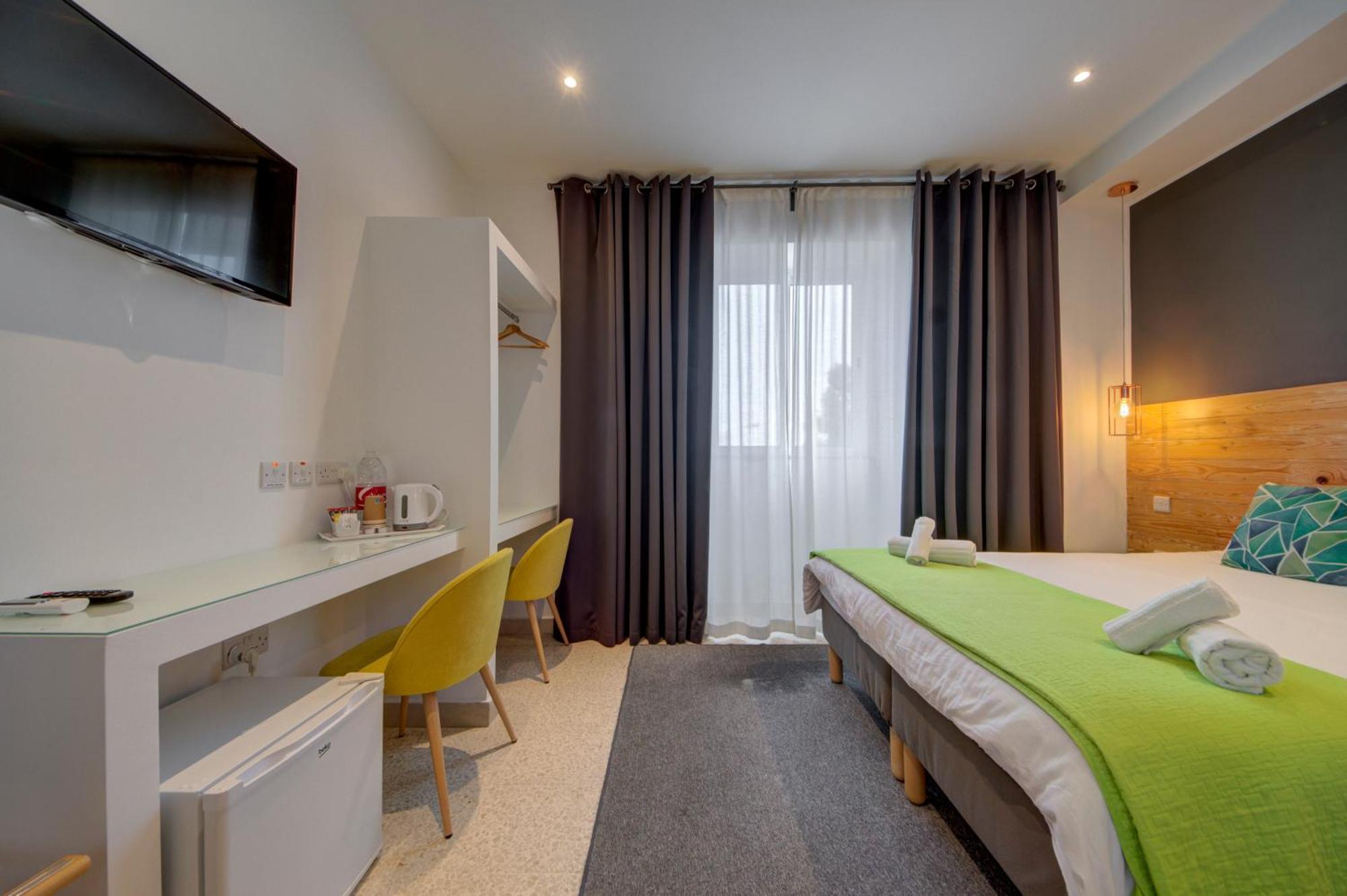Caro Boutique Guest House San Gwann Екстер'єр фото