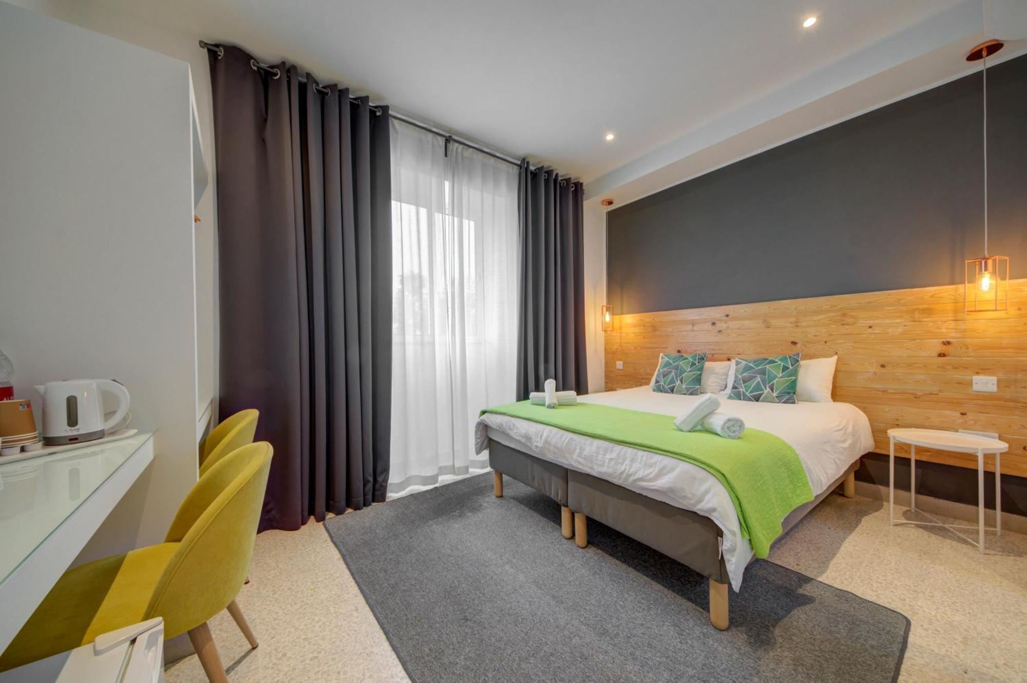 Caro Boutique Guest House San Gwann Екстер'єр фото